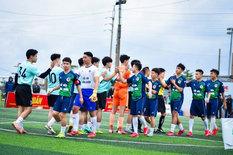 sv wehen wiesbaden vs bayern munich lineups